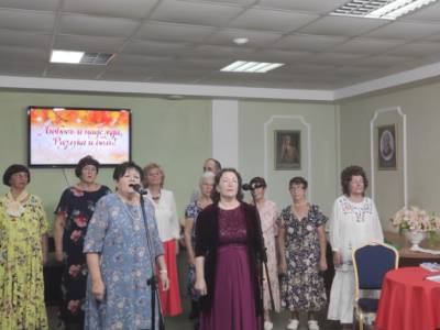 В Музыкальной гостиной Центра национальных культур состоялся концерт хора ветеранов «Золотая осень».