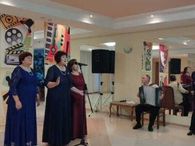 Состоялась концертная программа солистов хора ветеранов “Золотая осень” и солистов ансамбля “Кубанские казаки-черноморцы”