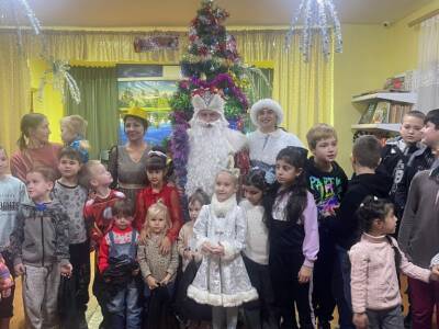 В Лазаревском районе повсеместно проходят новогодние театрализованные представления для детей.