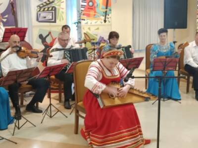 Муниципальный ансамбль народных инструментов «Славяне» презентовал зрителю новую концертную программу «Вечна музыка любви!»
