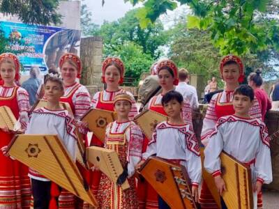 Ансамбль народной музыки "Звоны былинные" принял участие в открытом региональном православном фестивале "Майский перезвон"